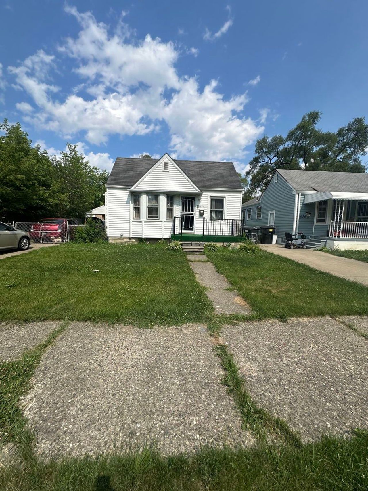 listing, photo 1