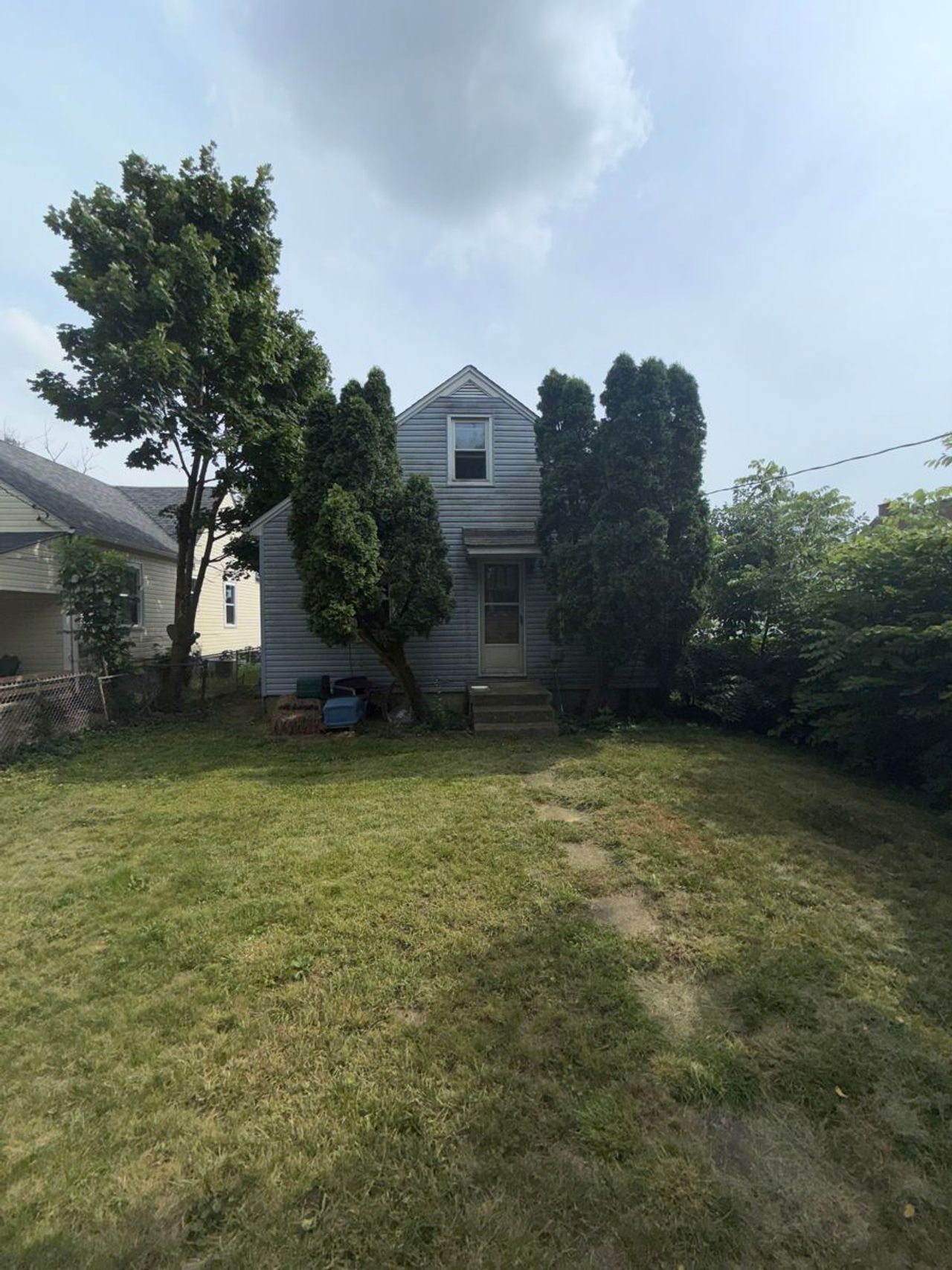 listing, photo 1