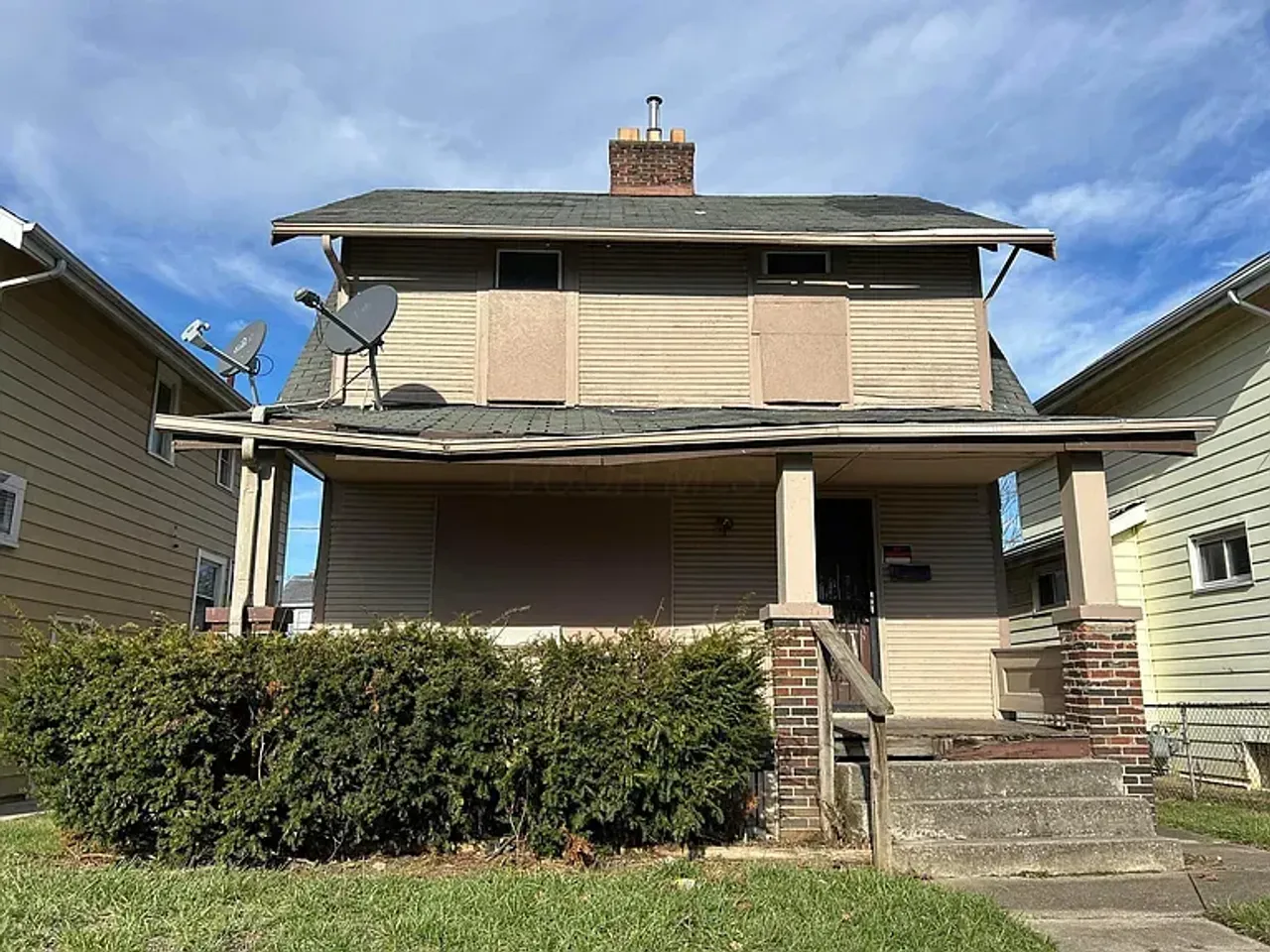 listing, photo 1