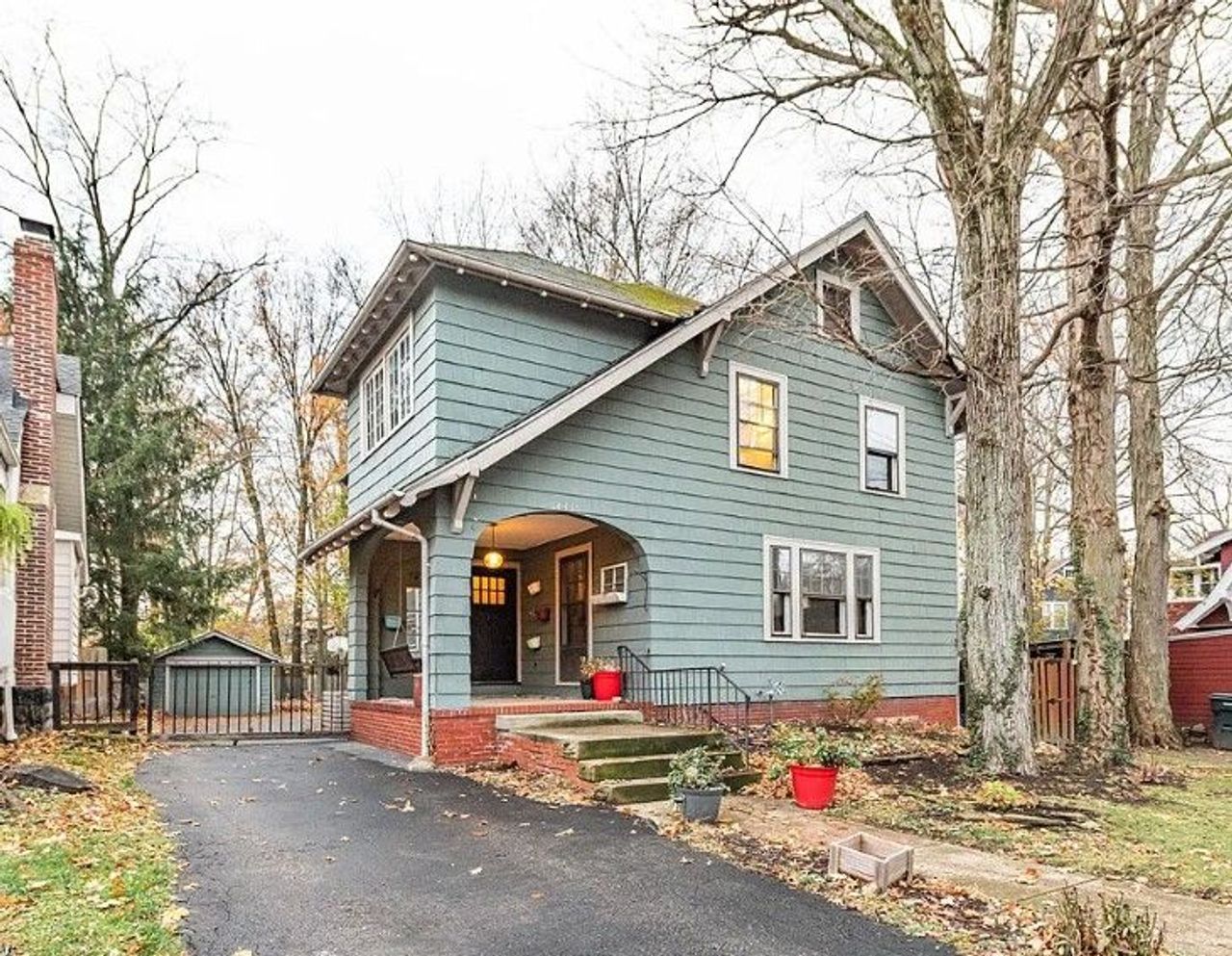 listing, photo 1