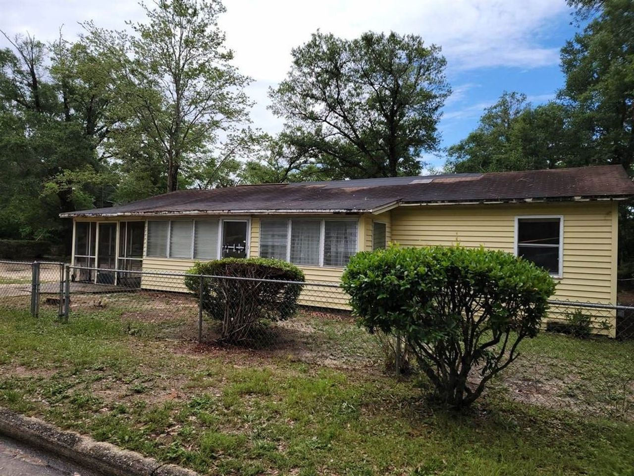 listing, photo 1