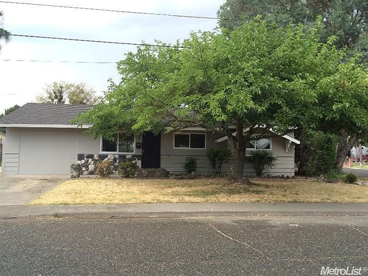 listing, photo 1