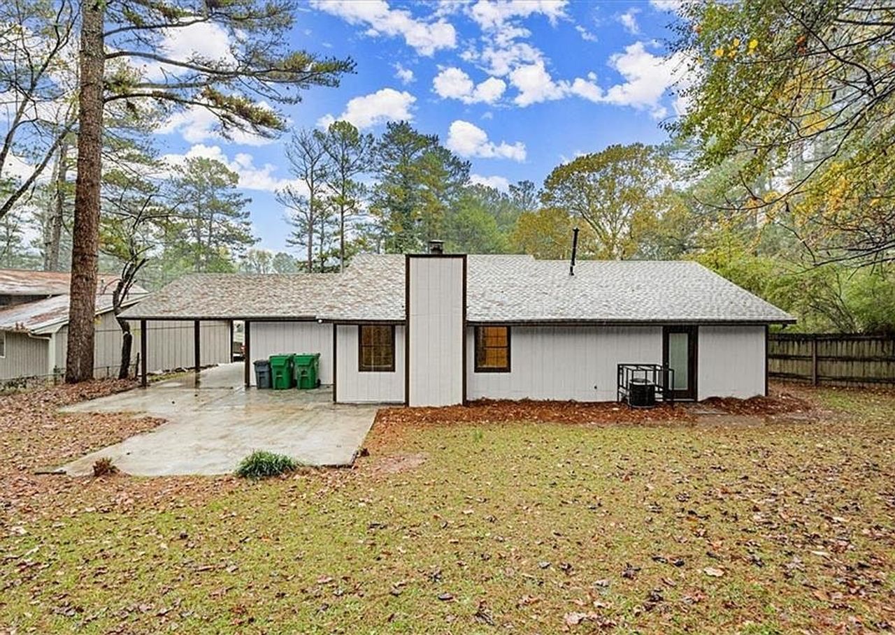 listing, photo 1