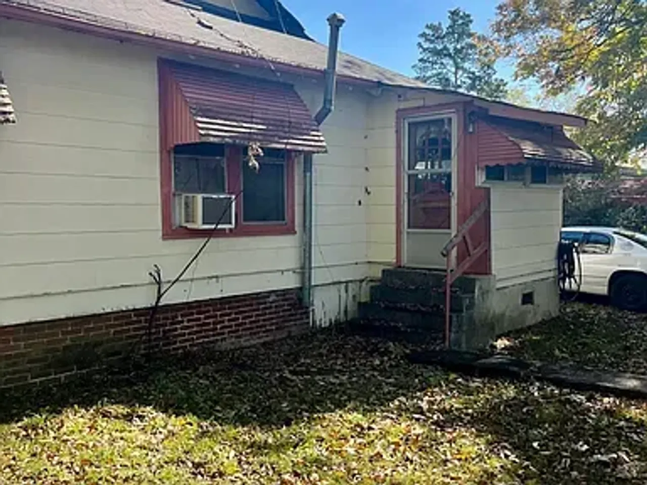 listing, photo 1