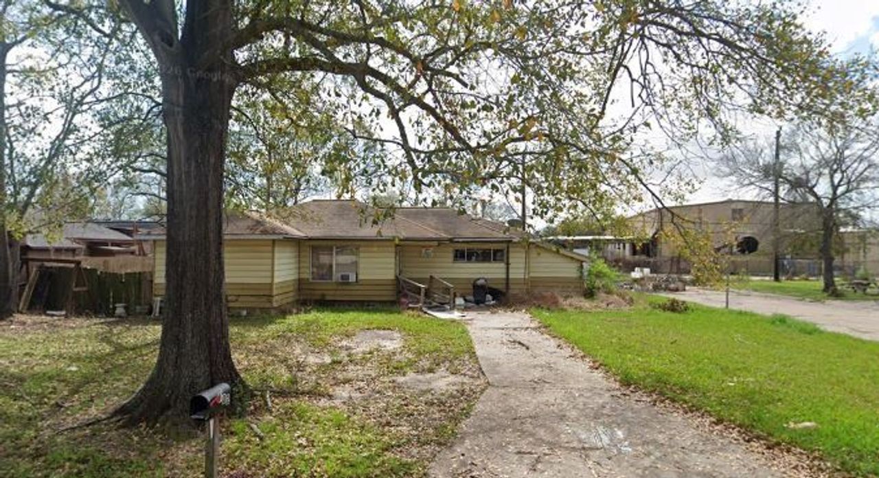 listing, photo 1