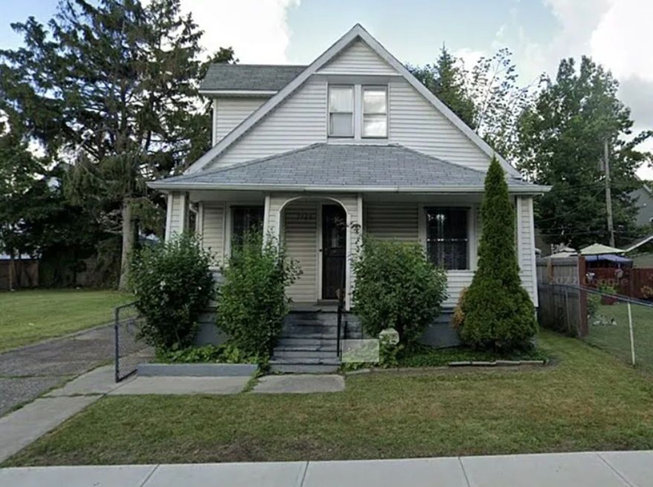 listing, photo 1