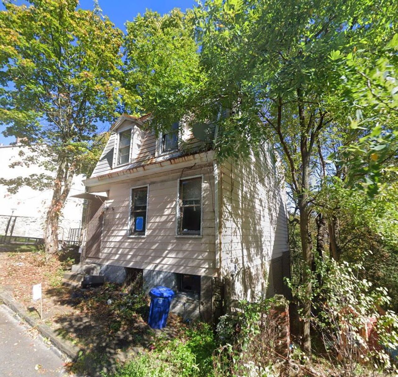 listing, photo 1