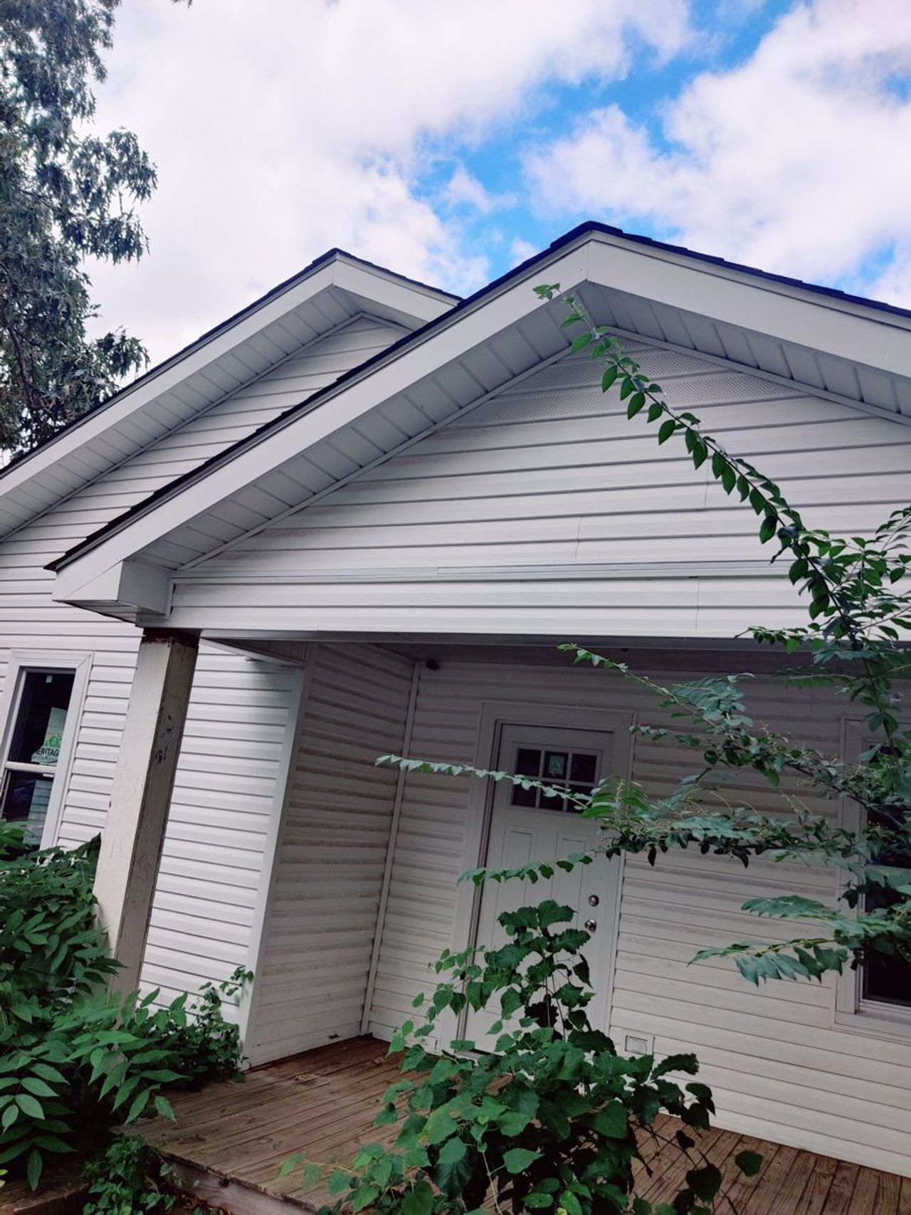 listing, photo 1