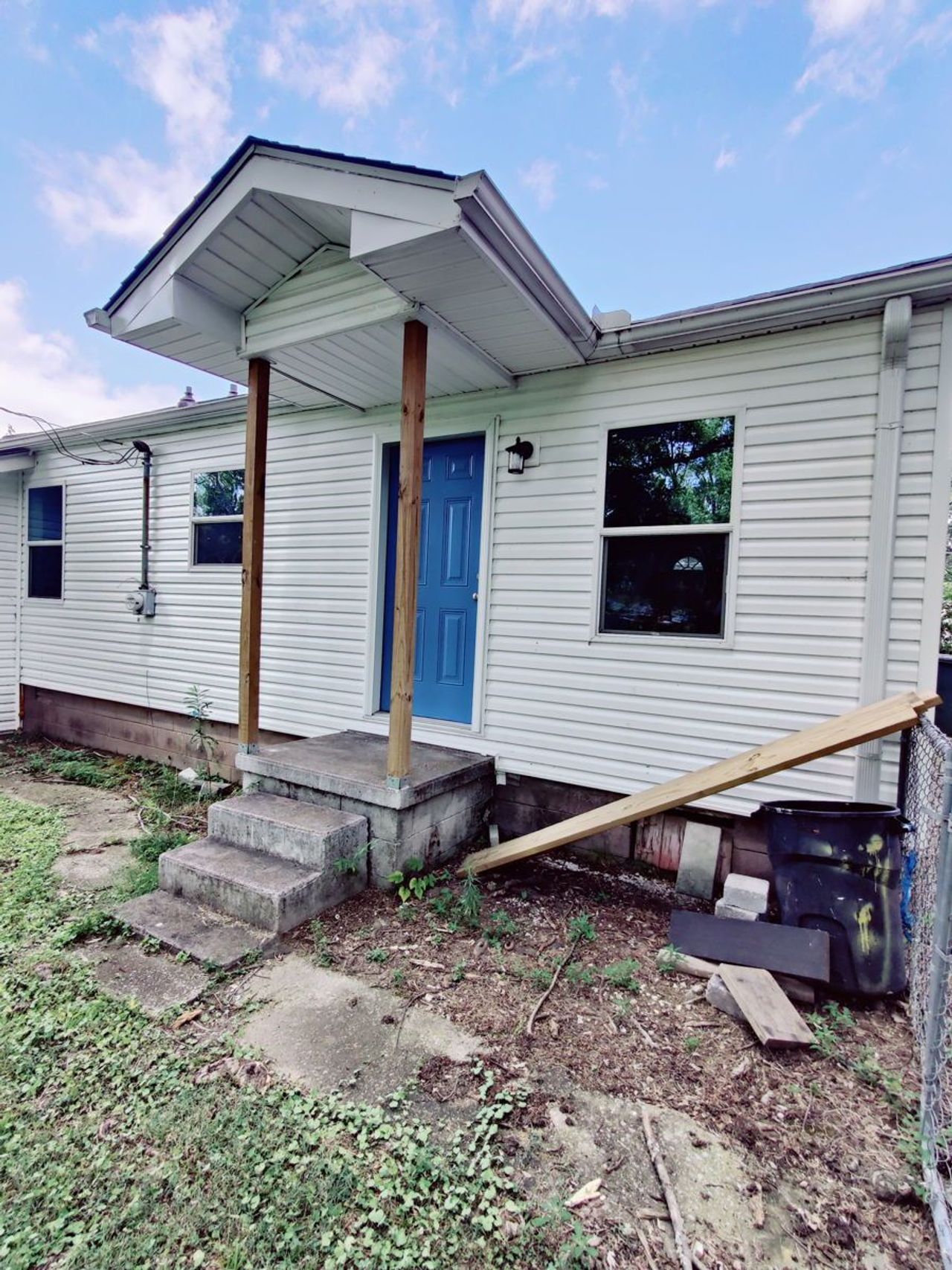 listing, photo 1