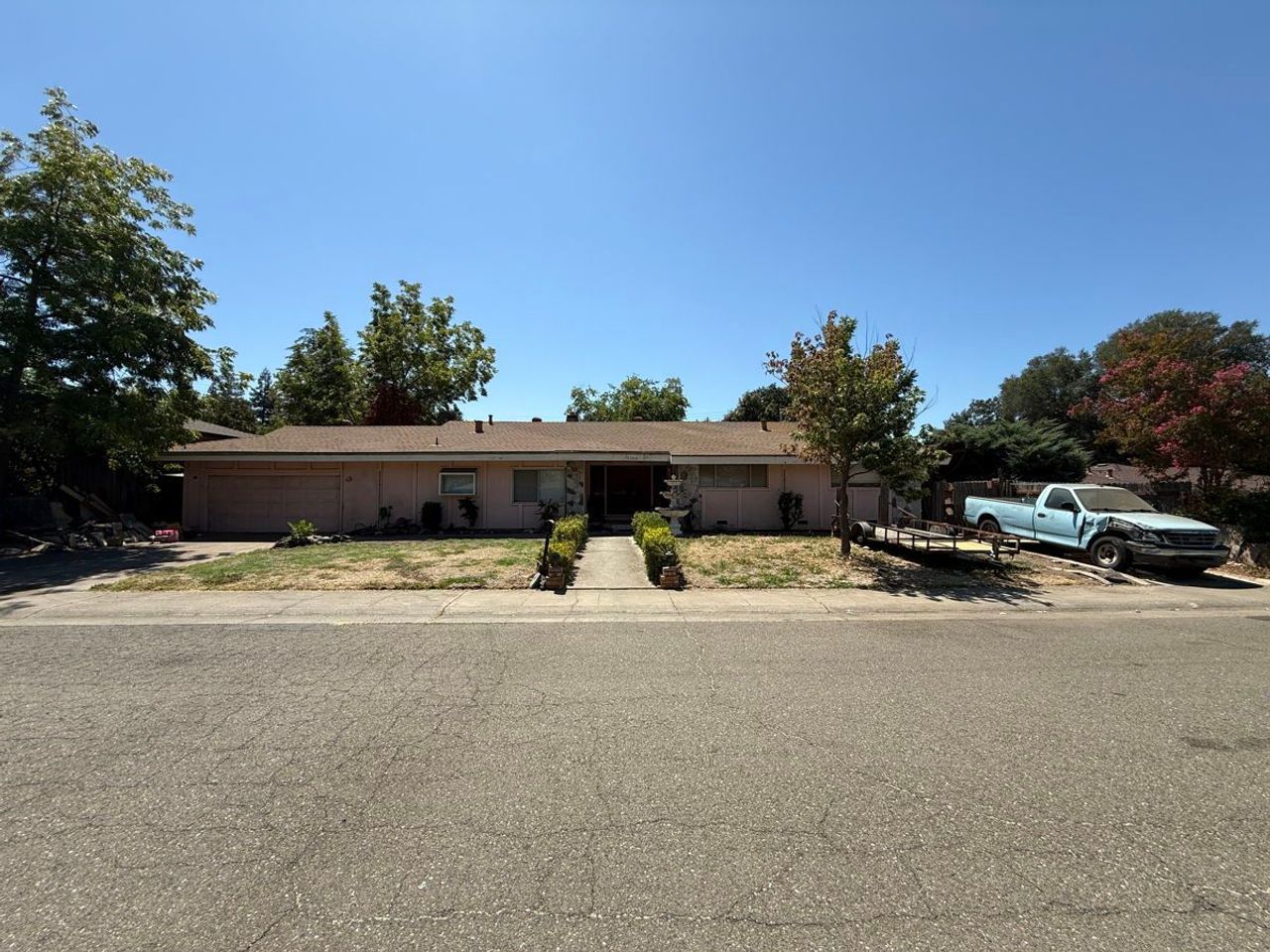 listing, photo 1