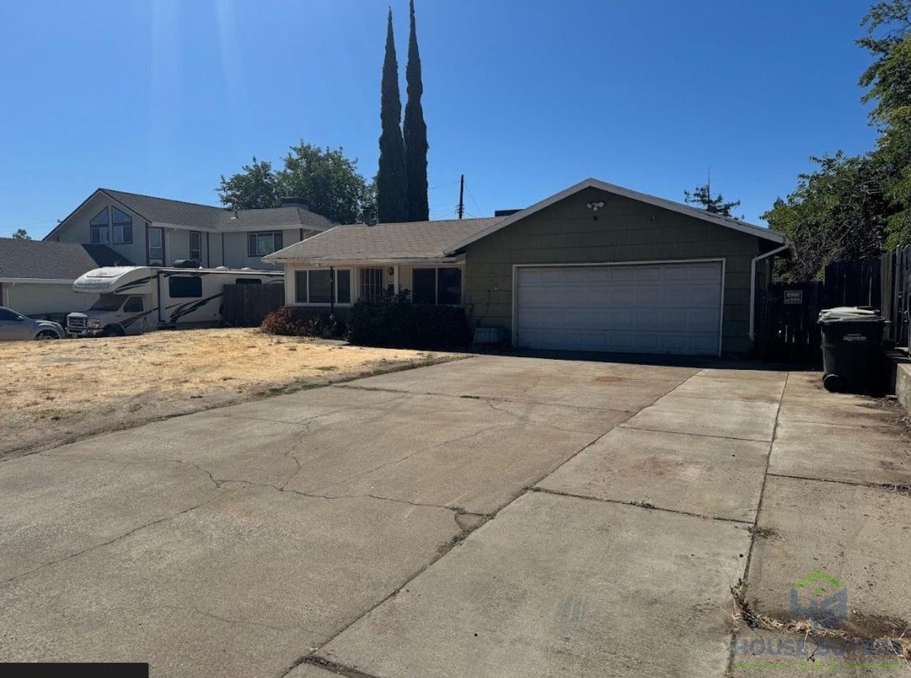 listing, photo 1