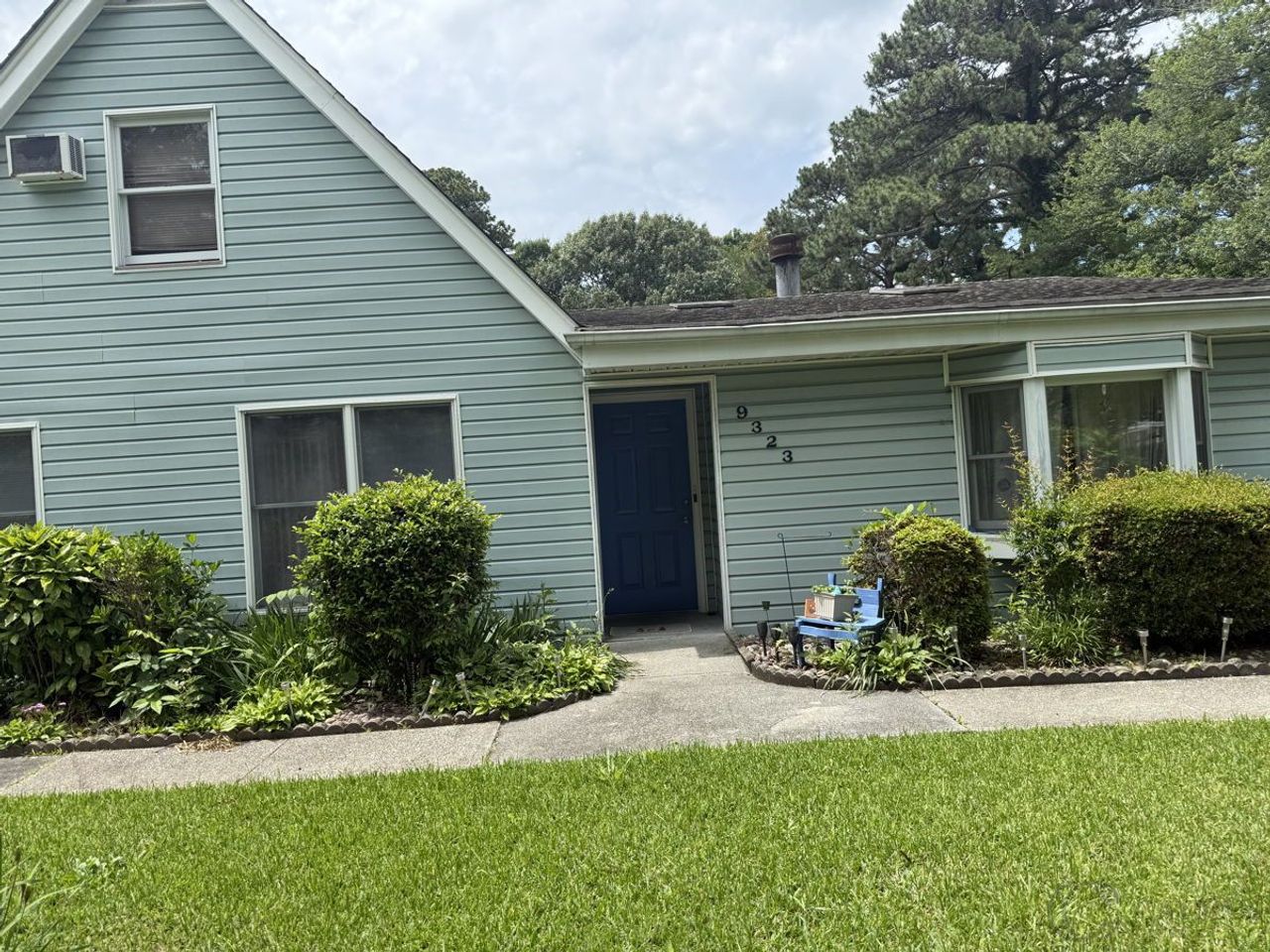 listing, photo 1