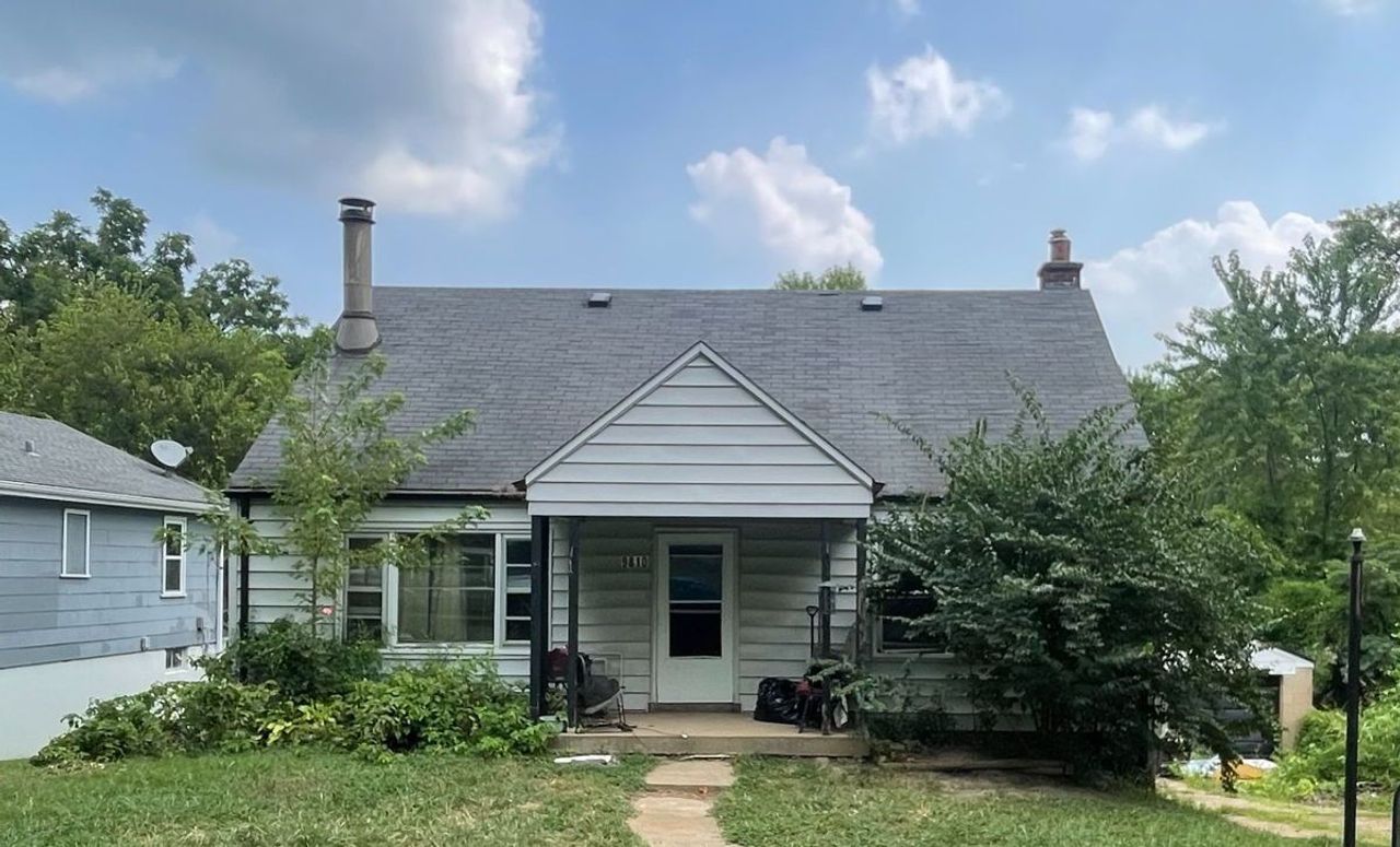 listing, photo 1
