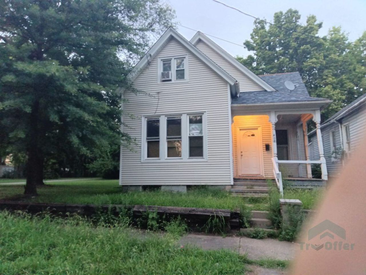 listing, photo 1