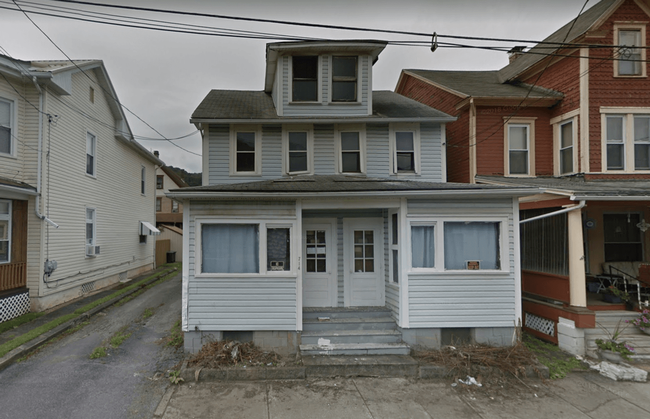 listing, photo 1