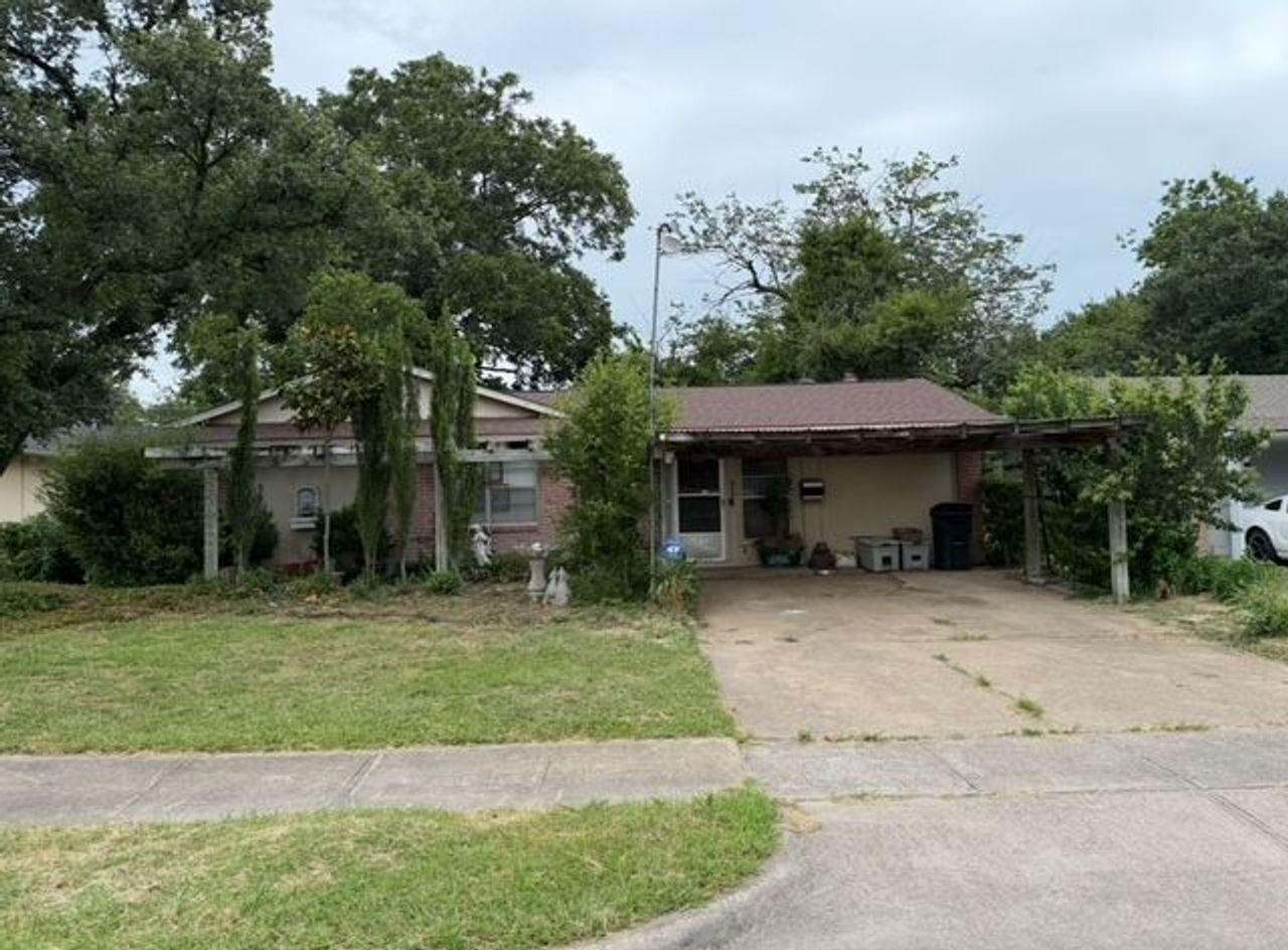 listing, photo 1