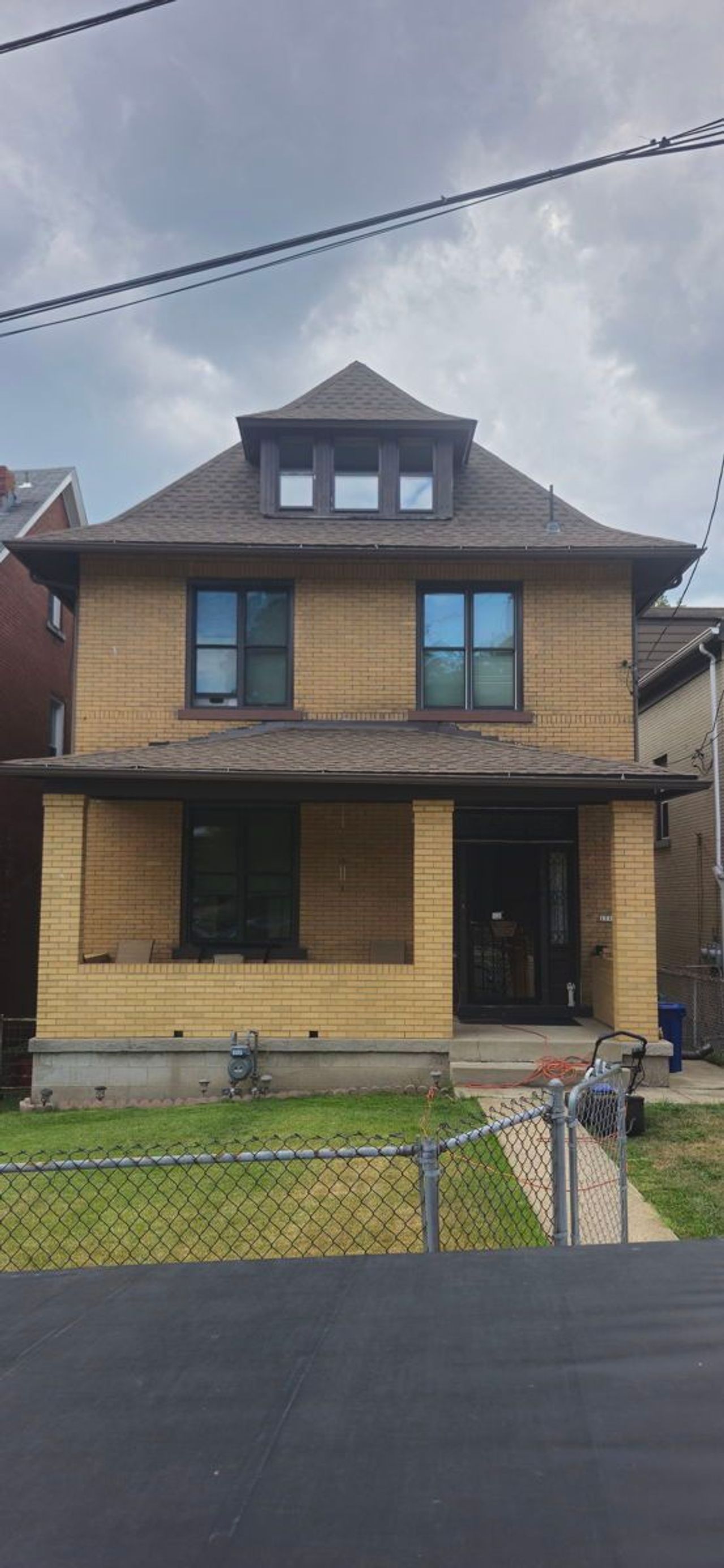 listing, photo 1
