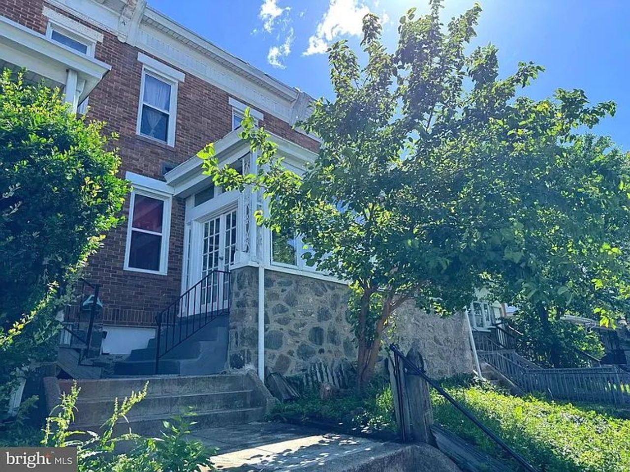 listing, photo 1