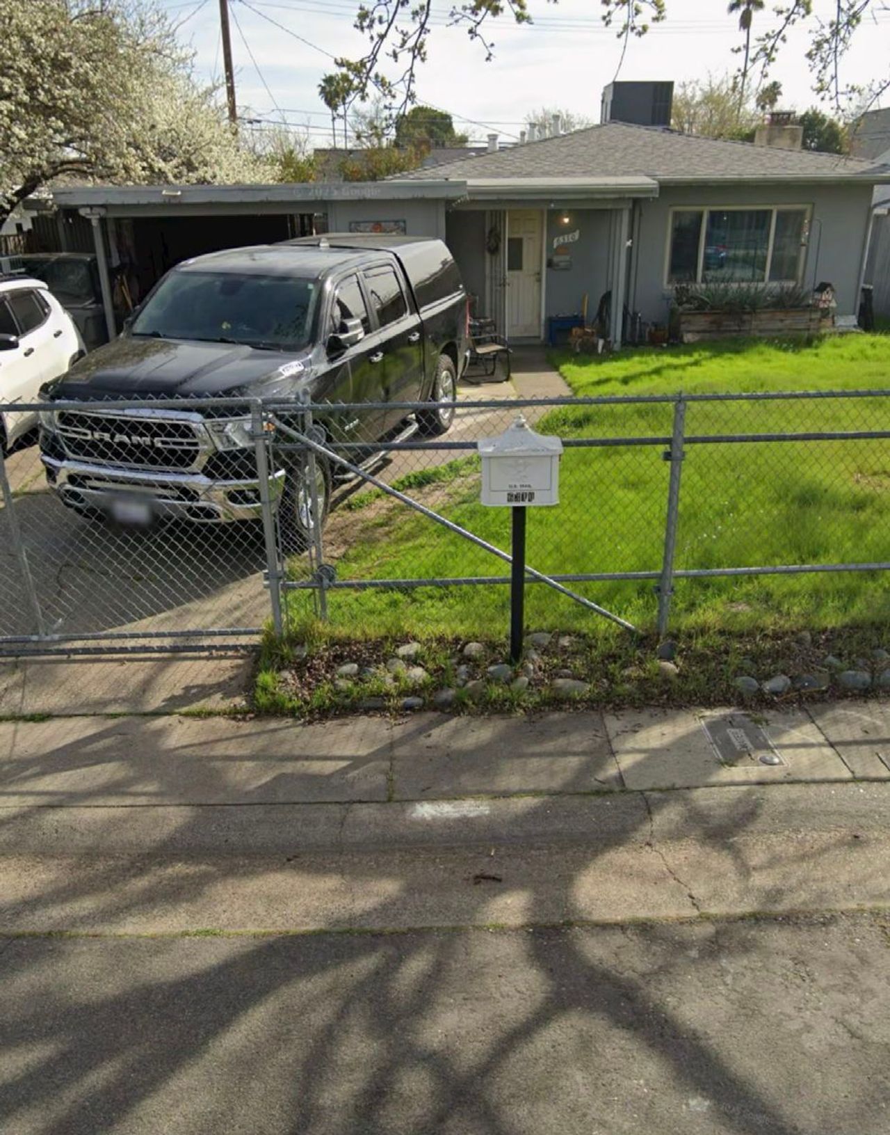 listing, photo 1