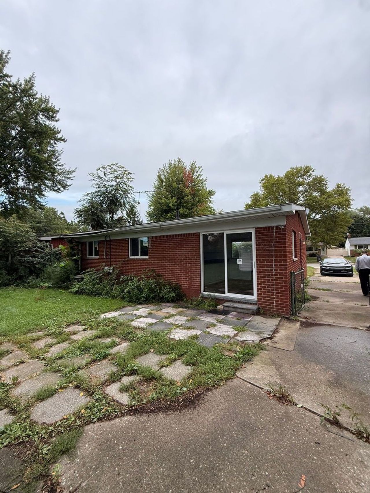 listing, photo 1