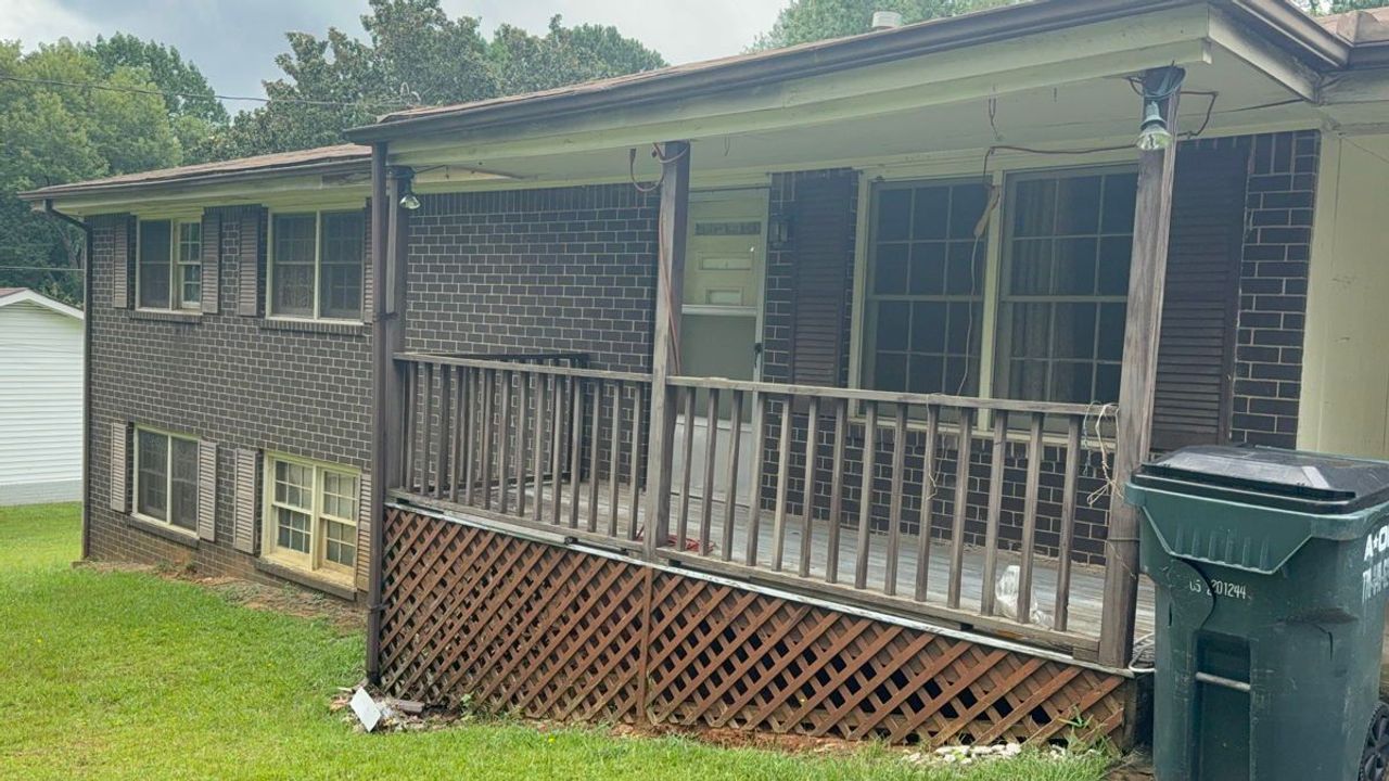 listing, photo 1