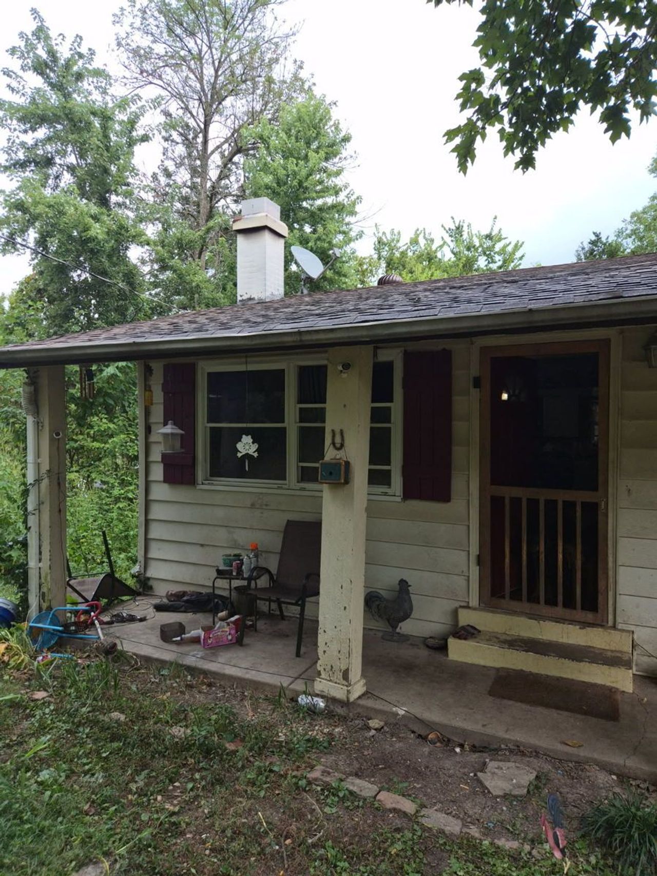 listing, photo 1