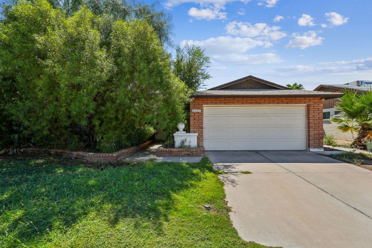 listing, photo 1