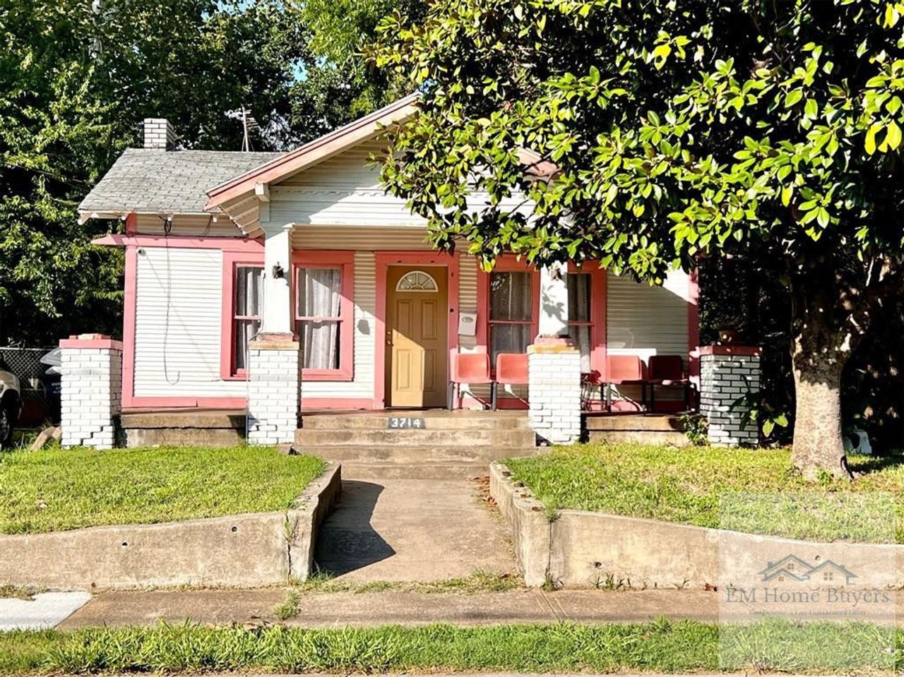listing, photo 1