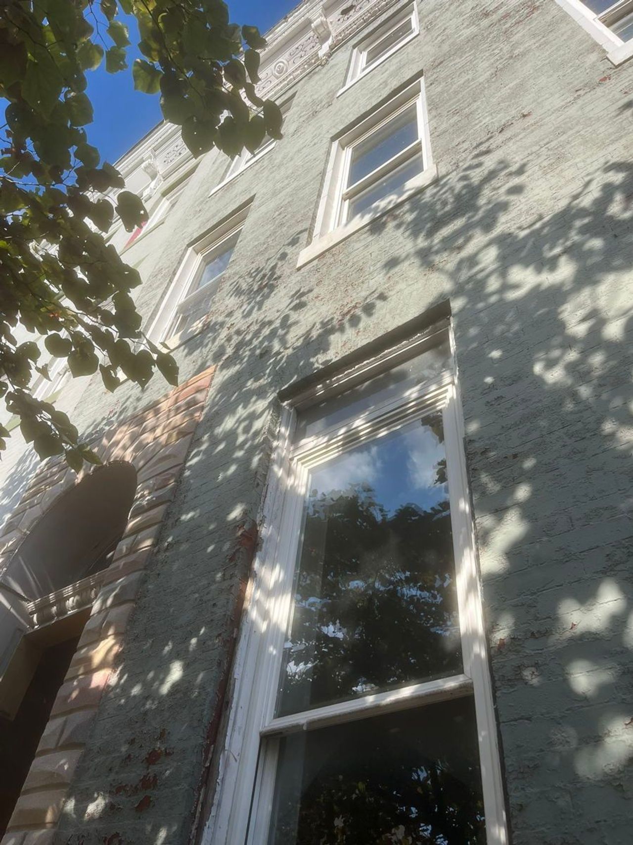 listing, photo 1