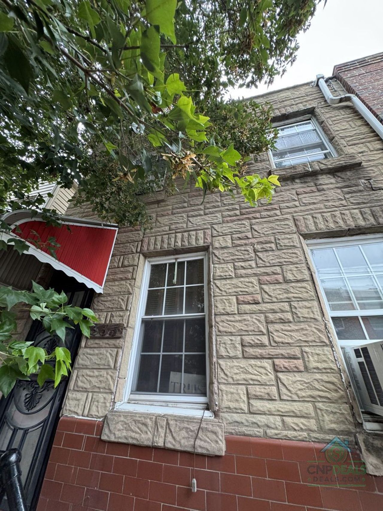 listing, photo 1