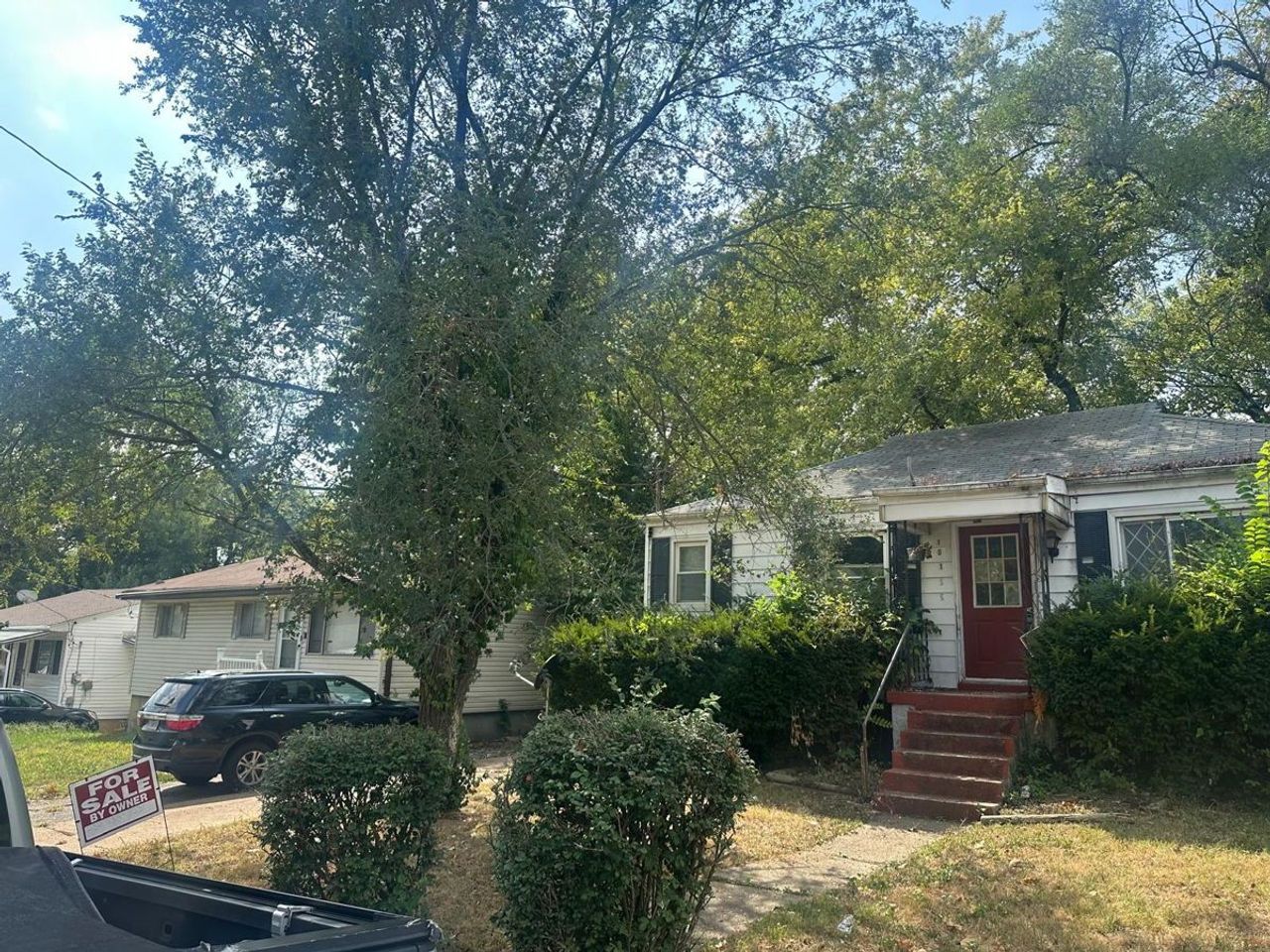 listing, photo 1
