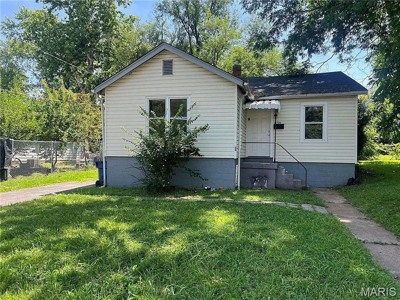 listing, photo 1