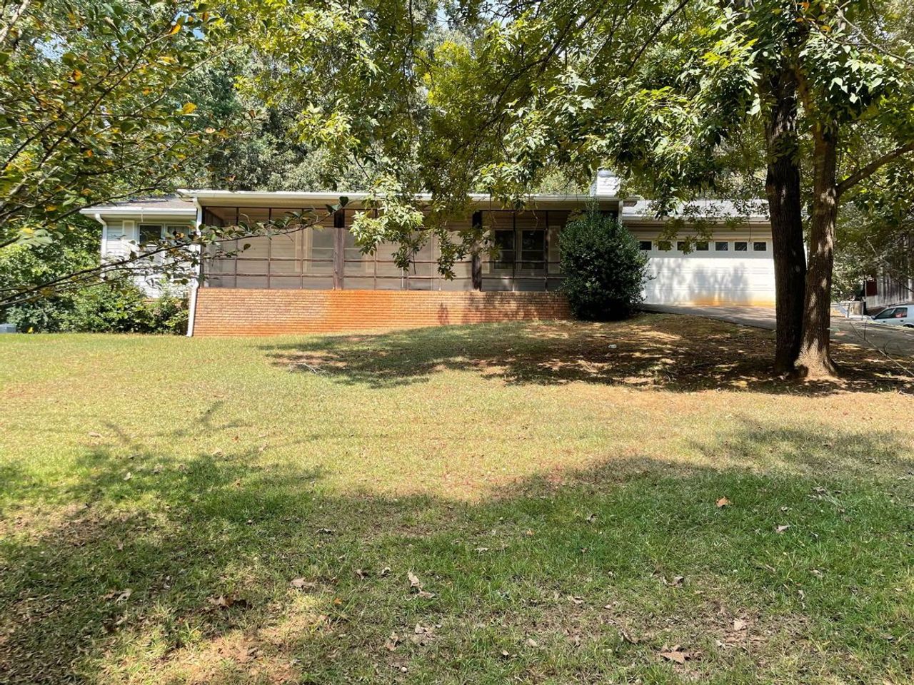 listing, photo 1