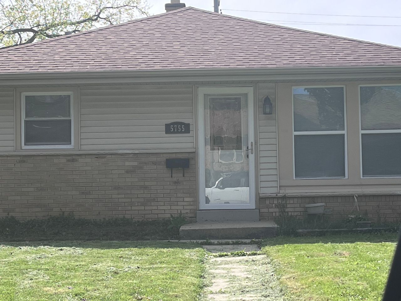 listing, photo 1