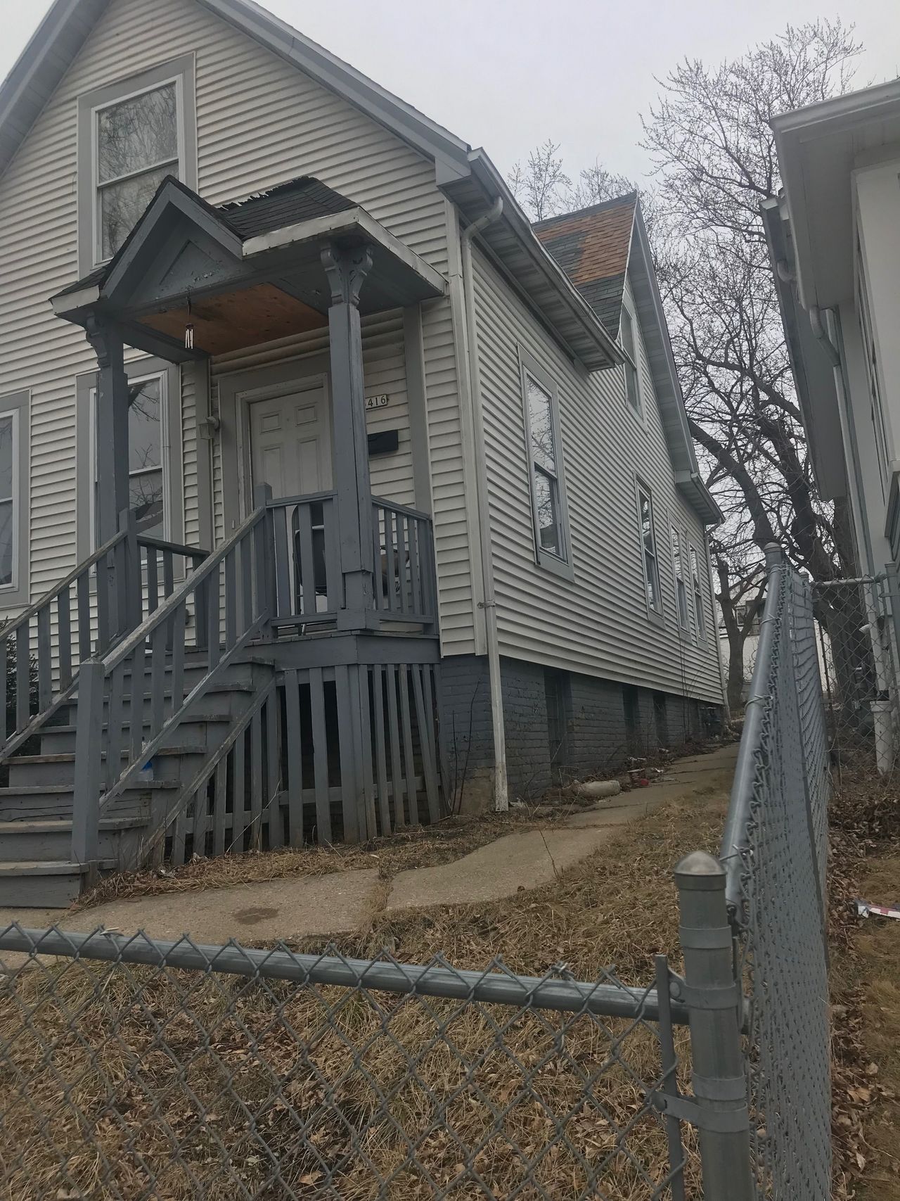 listing, photo 1