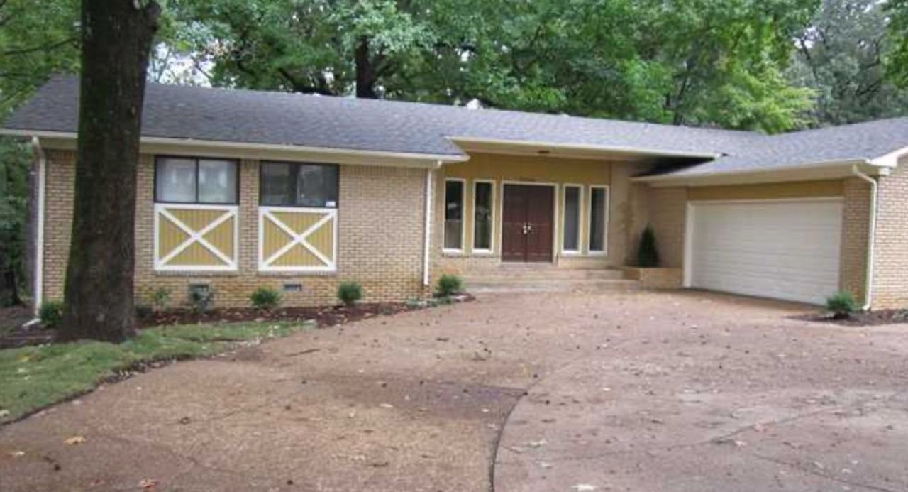 listing, photo 1