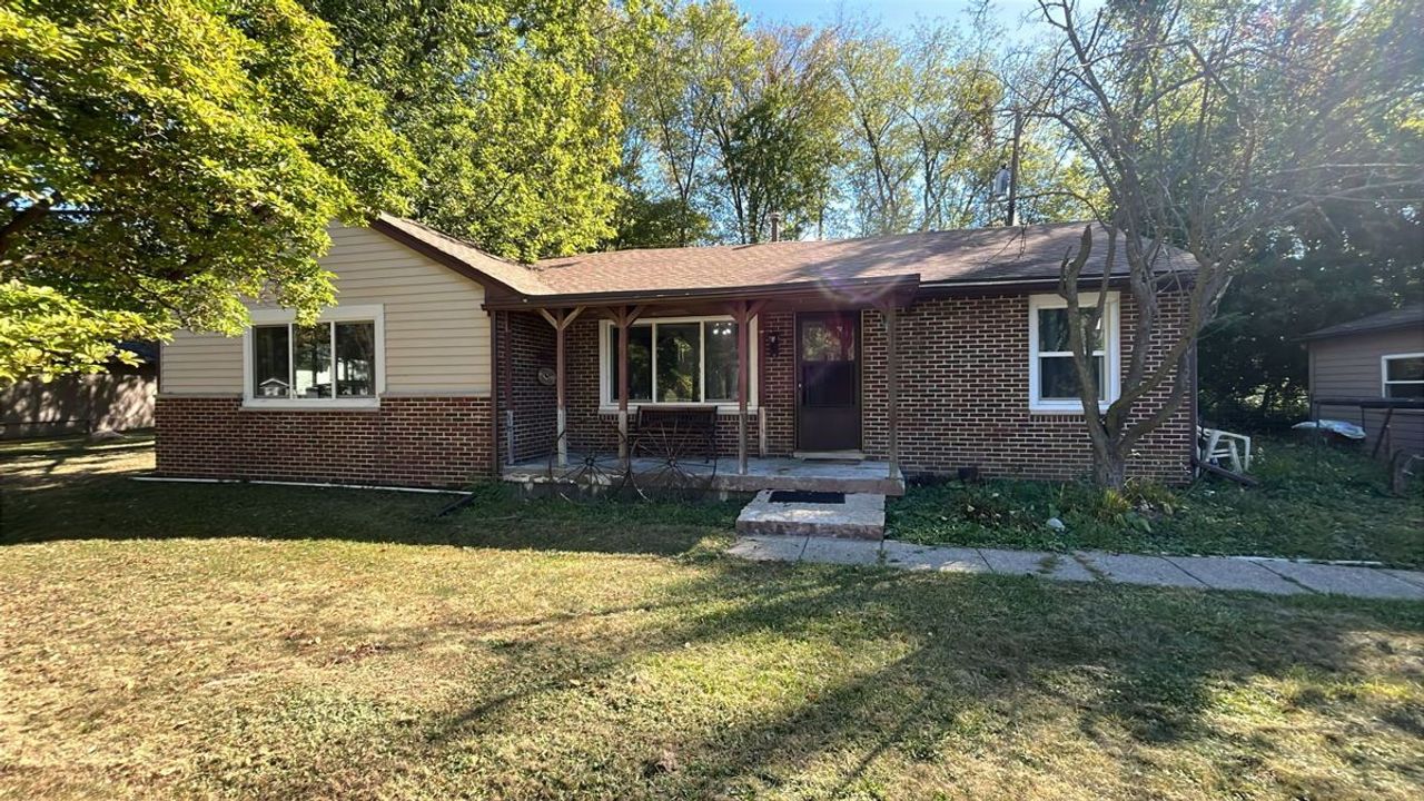 listing, photo 1