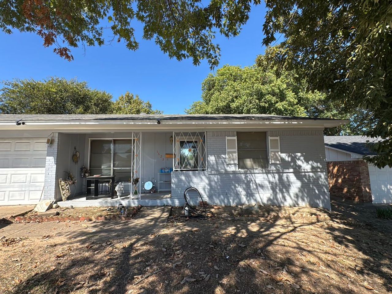 listing, photo 1