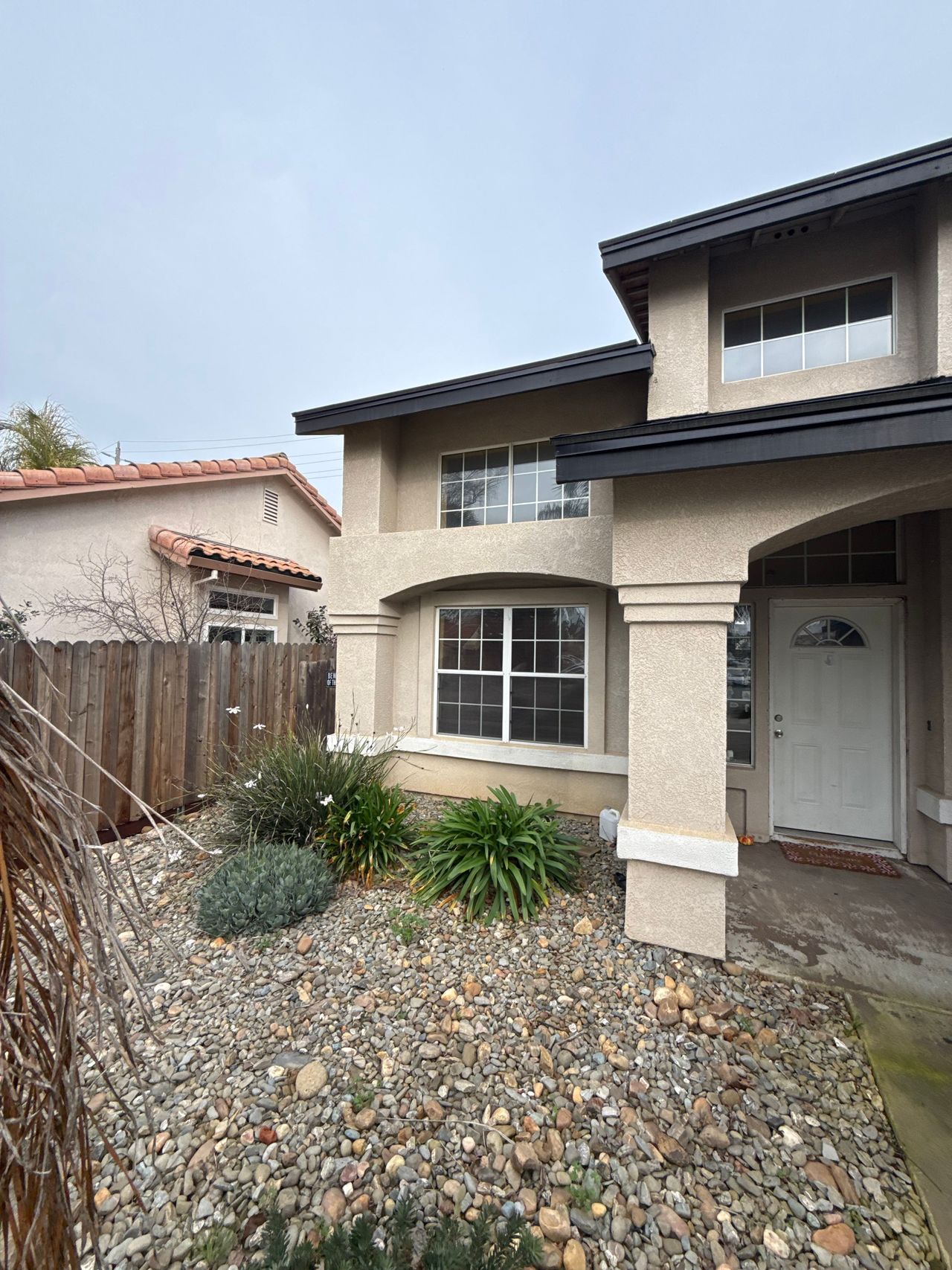 listing, photo 1