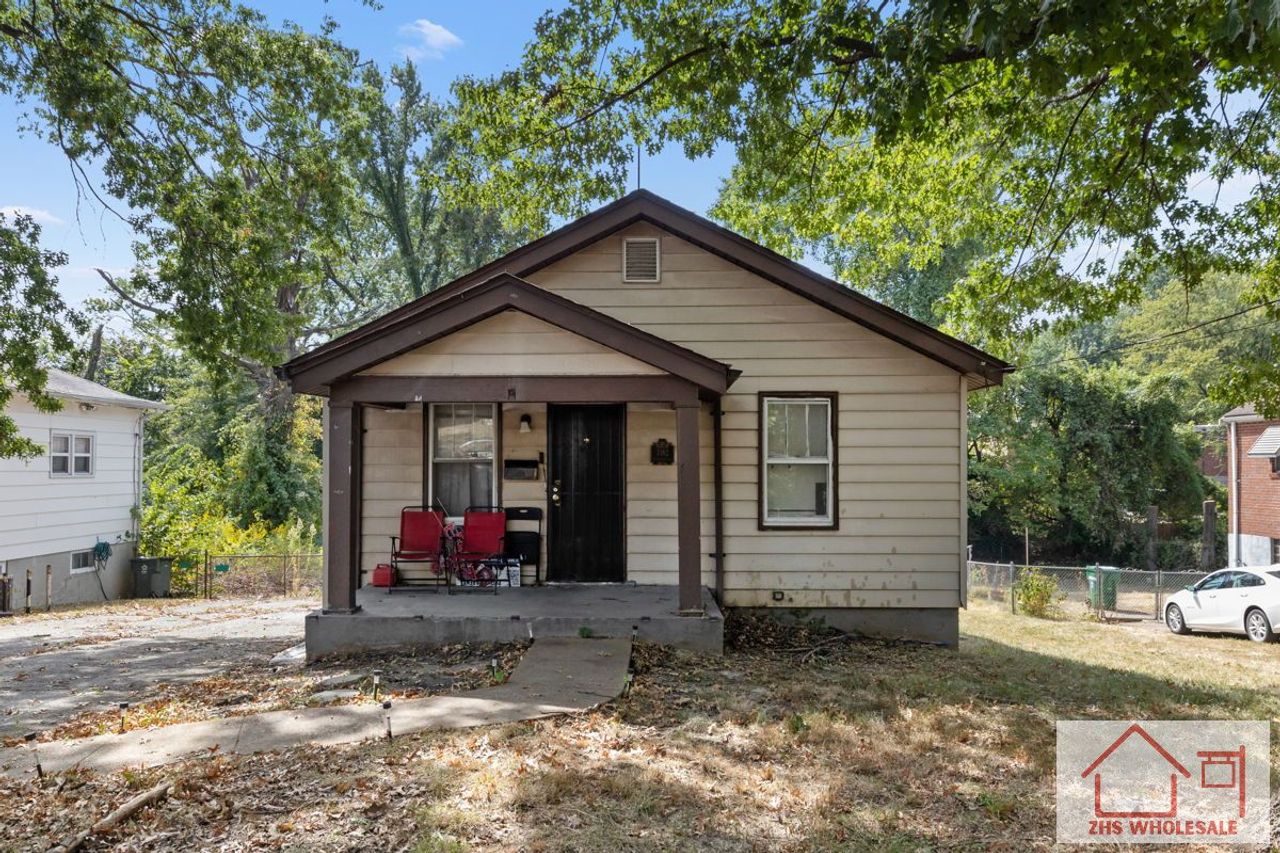 listing, photo 1