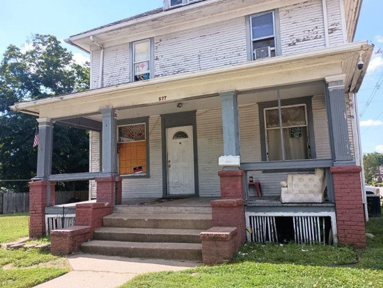 listing, photo 1