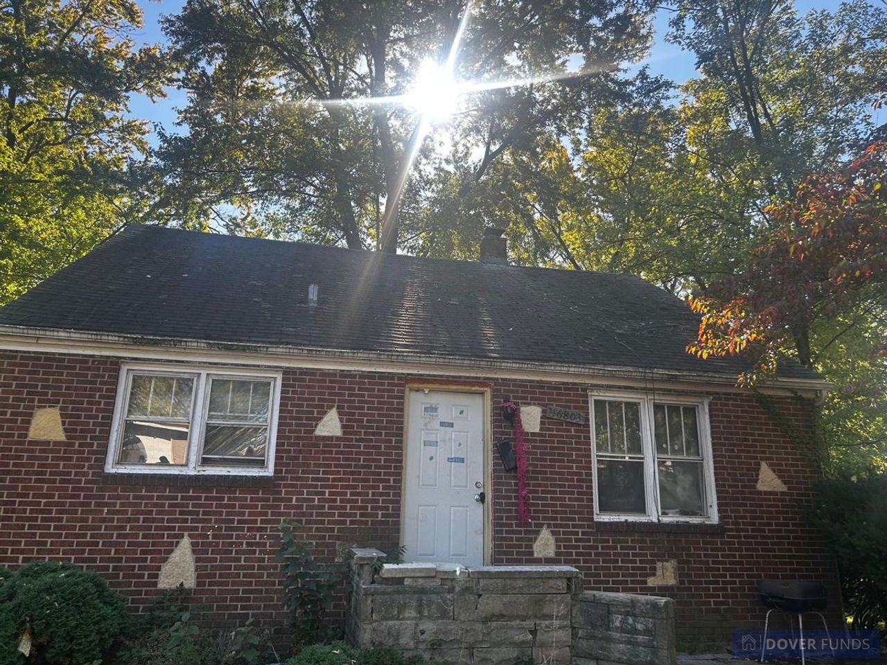 listing, photo 1