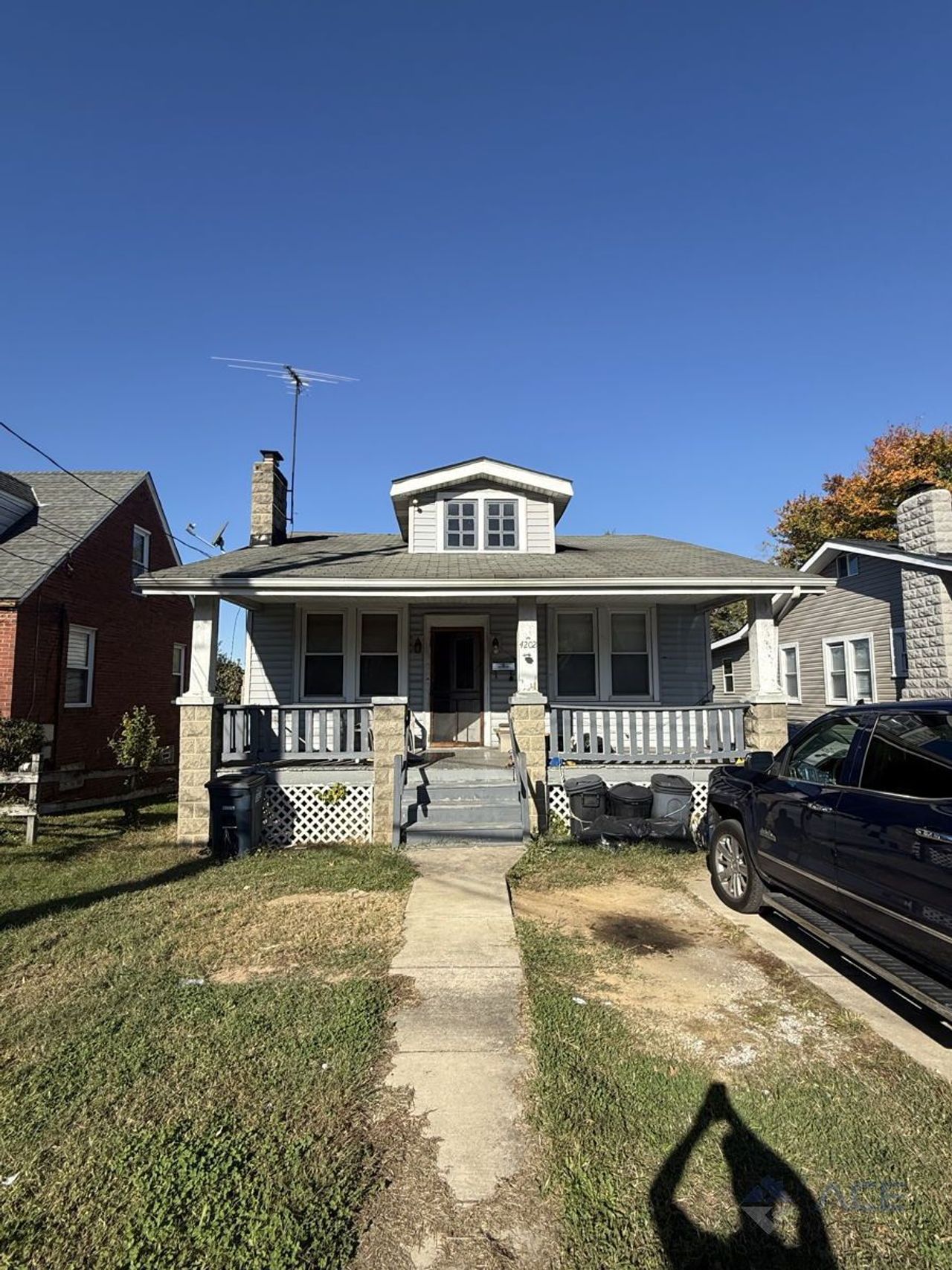listing, photo 1