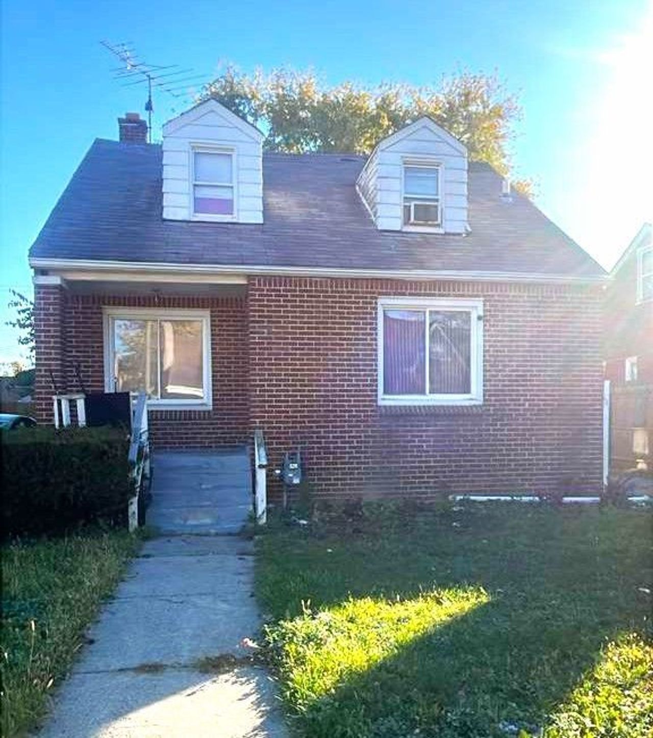 listing, photo 1
