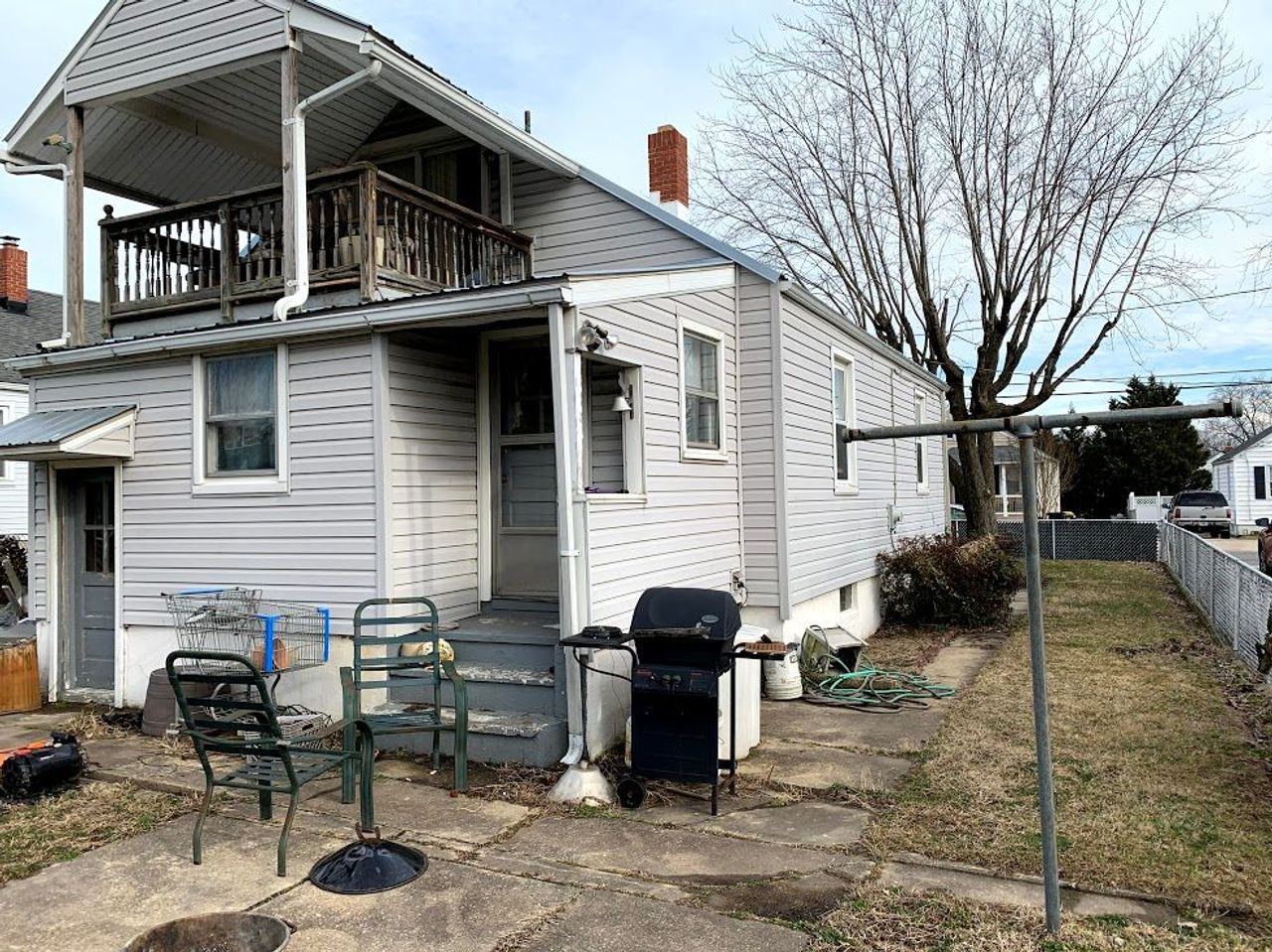 listing, photo 1