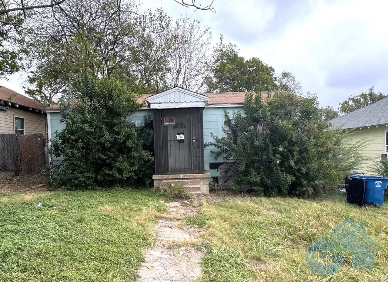 listing, photo 1