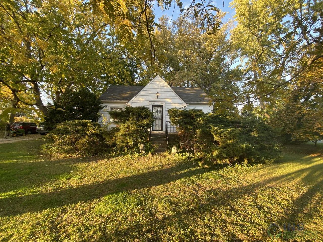listing, photo 1
