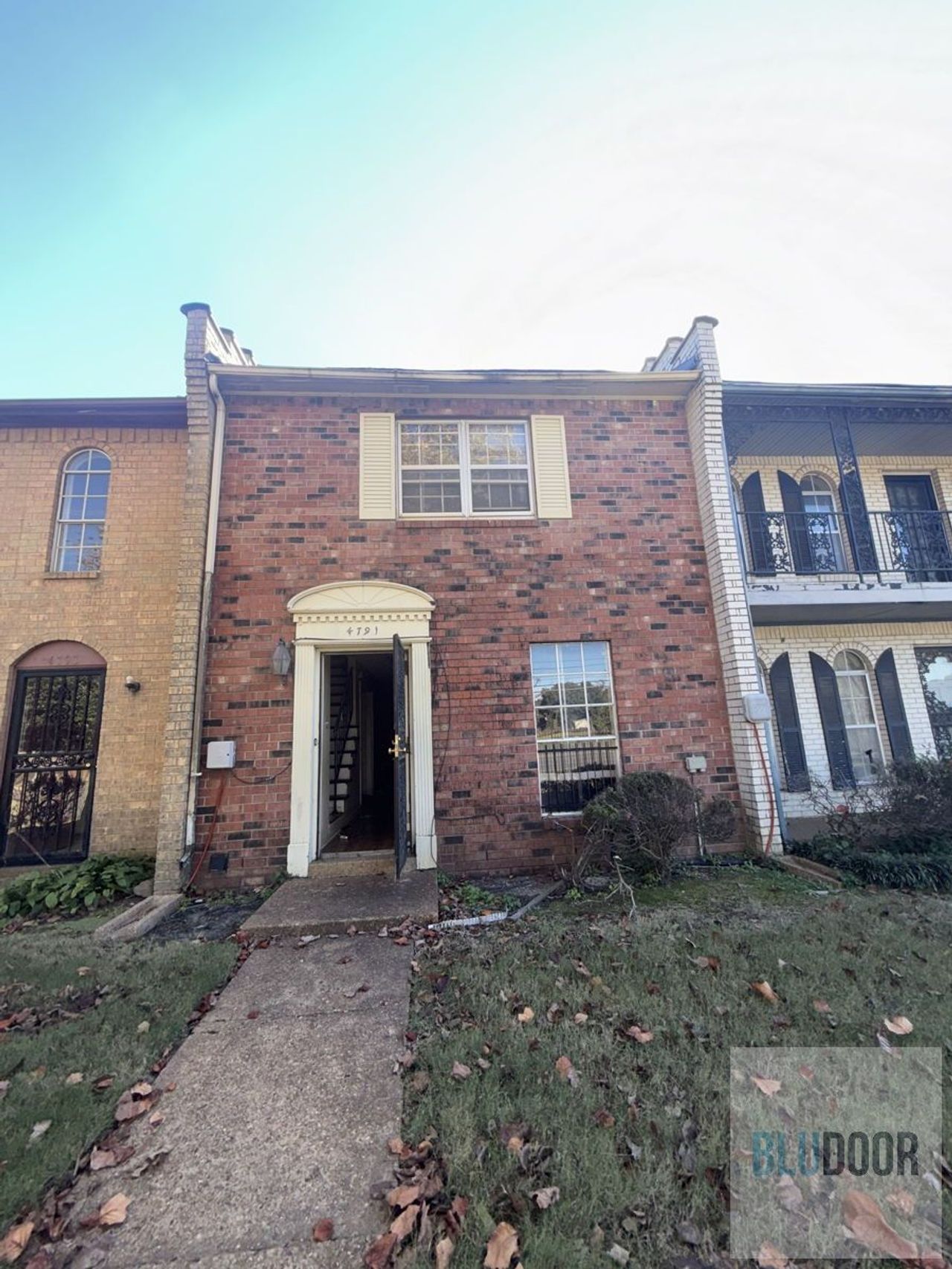 listing, photo 1