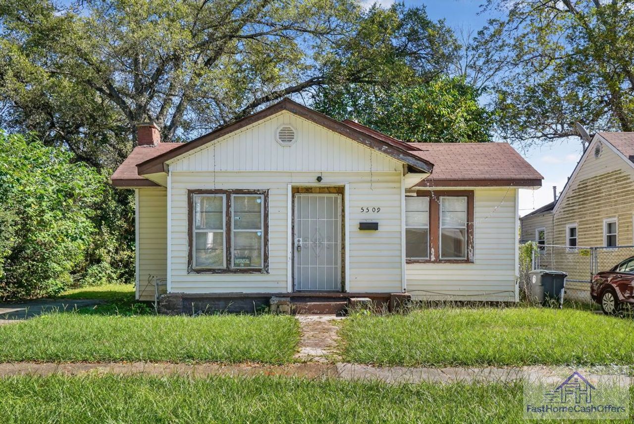 listing, photo 1