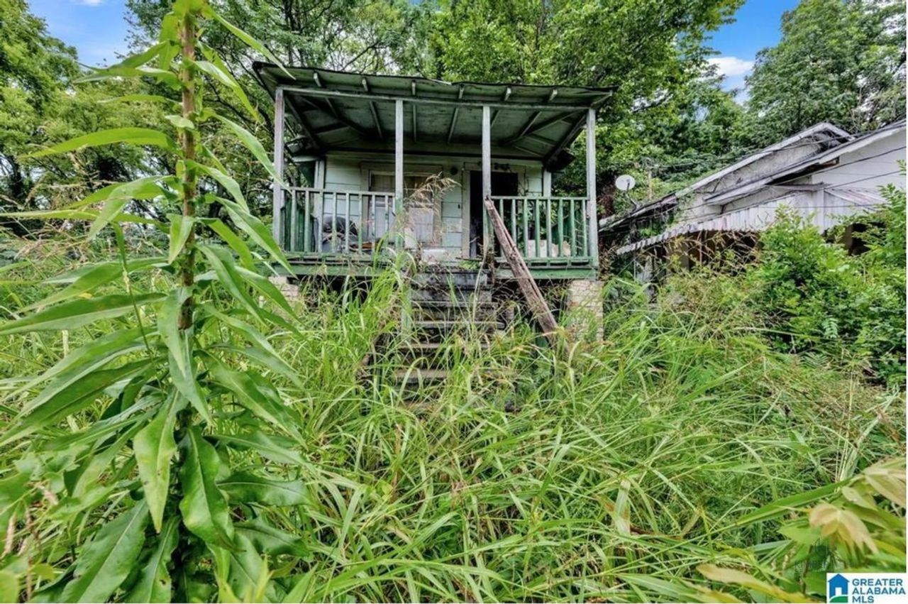 listing, photo 1
